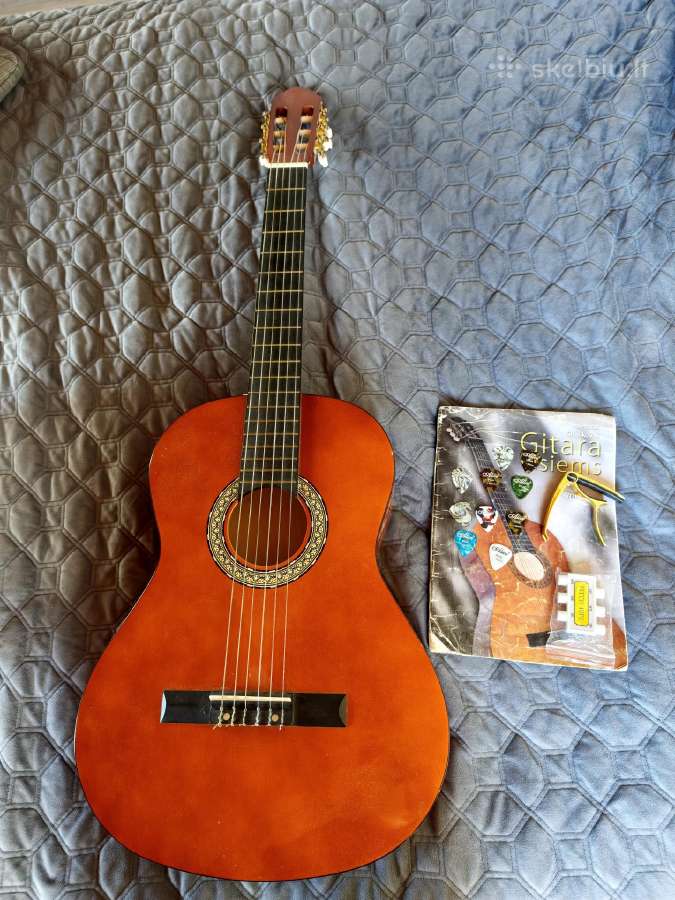 Parduodu klasikinę gitarą