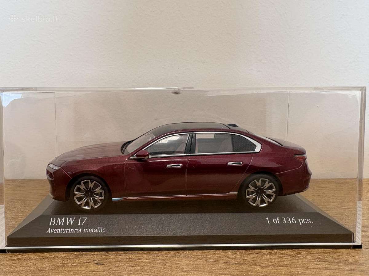 Bmw i7 M70