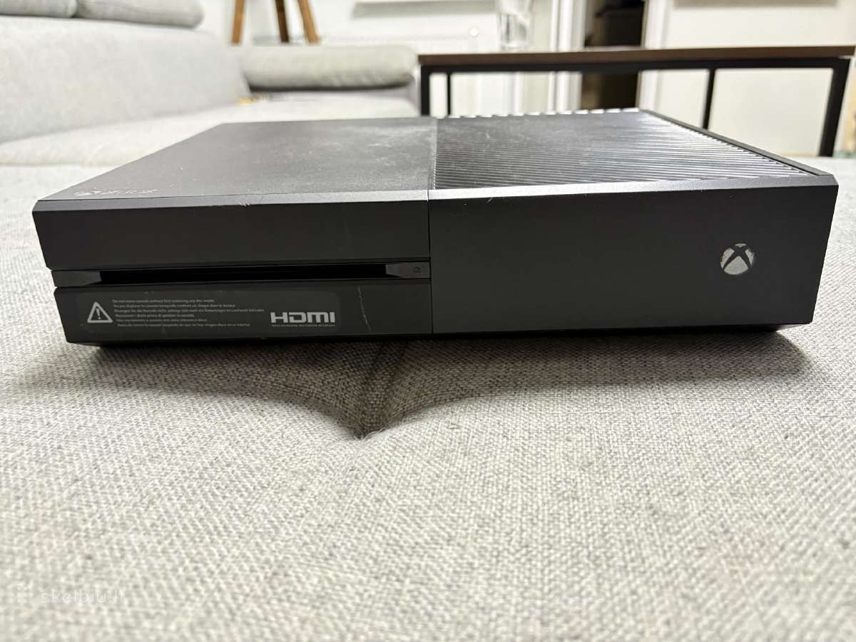 Xbox one, 365gb, 2 pulteliai, visi laidai
