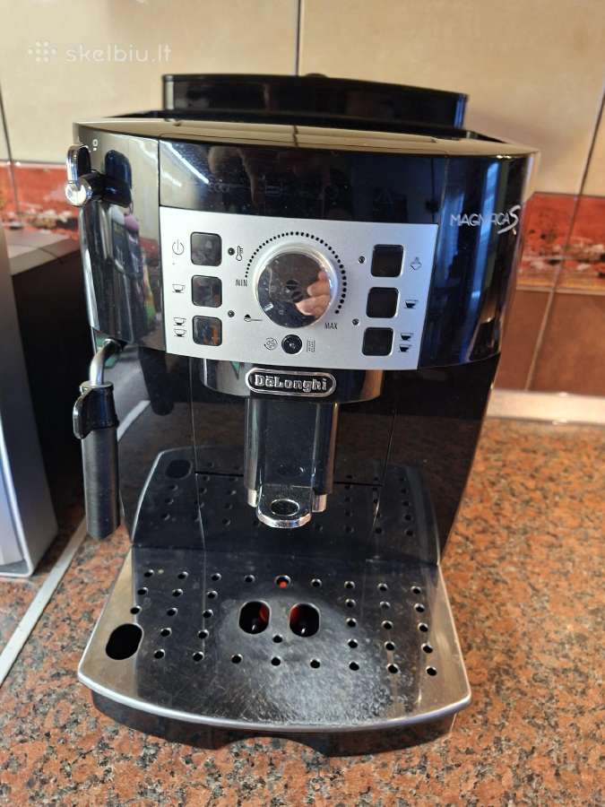 Kavos aut. aparatų Delonghi Magnifica detalės