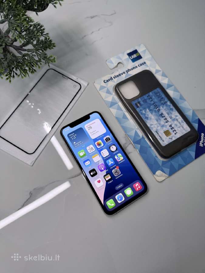 iPhone XS 64 - 93%