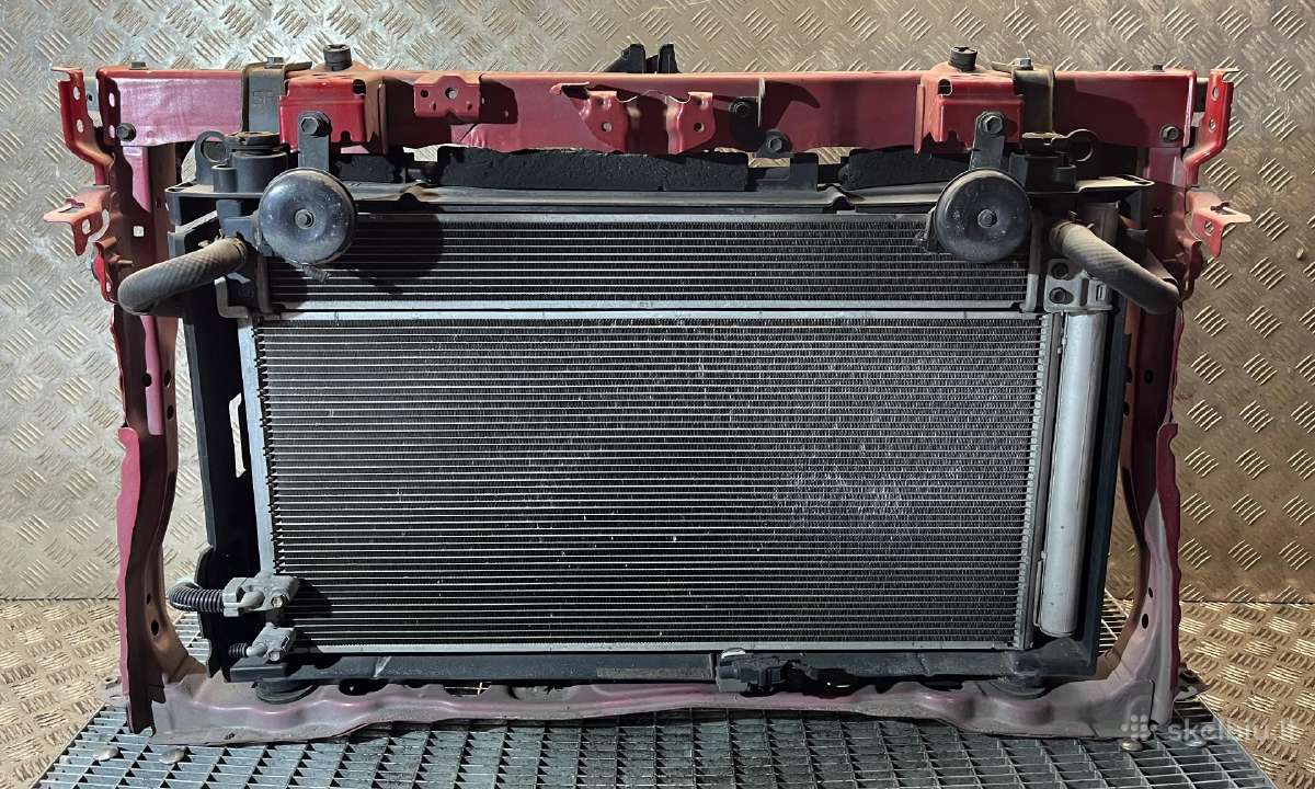 Radiatorius. Toyota Prius 30 radiatoriaus komplekt