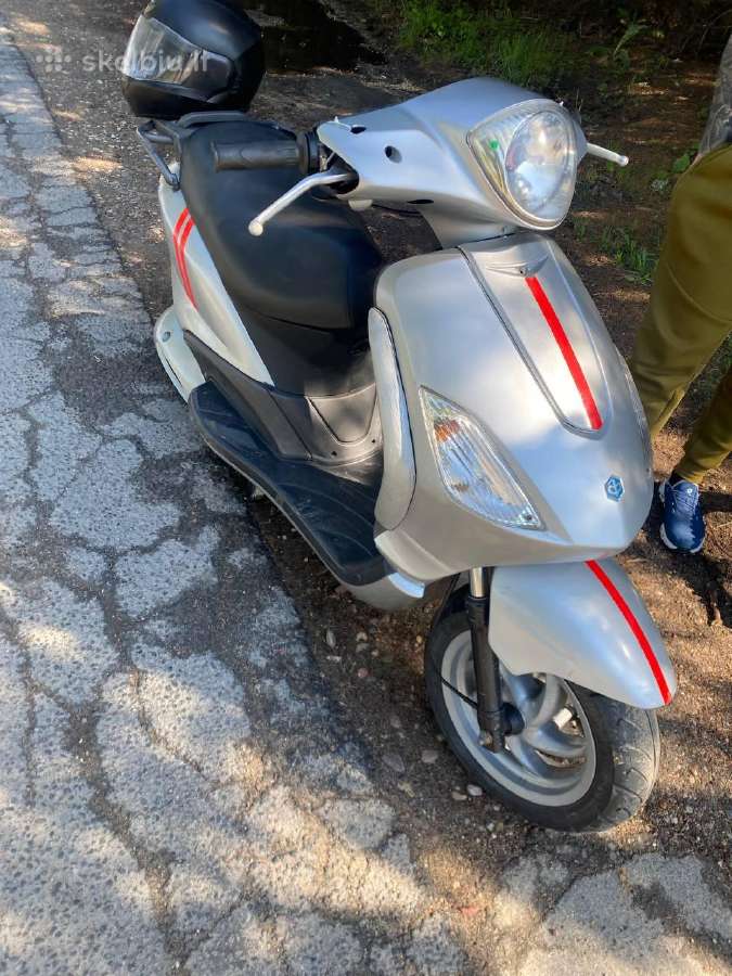 Piaggio Fly 125