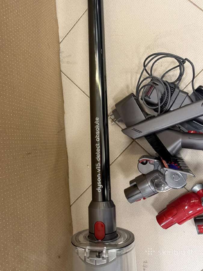 Siurblys šluota Dyson v15 absolut su priedais - nuotraukos Nr. 3