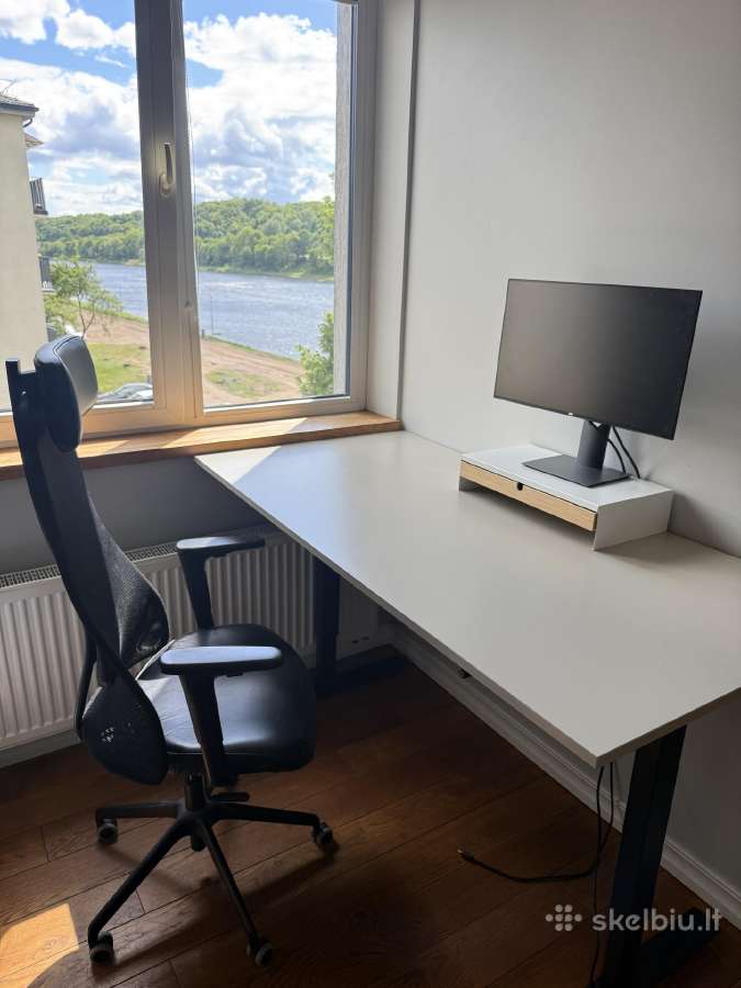 Ikea Trotten keičiamo aukščio rašomasis stalas