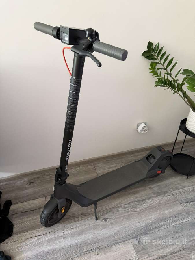 Parduodu Xiaomi paspirtuką kaina 180€