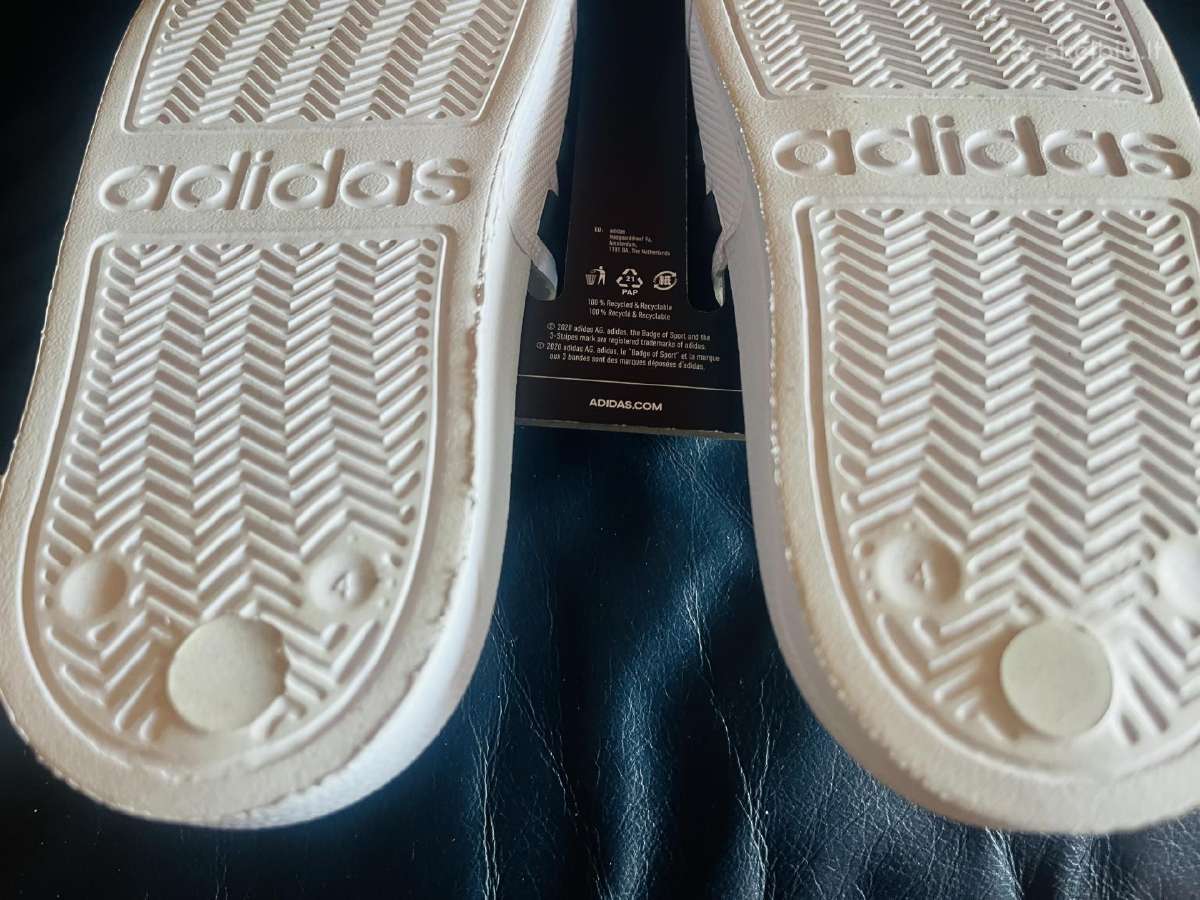 Naujos Adidas slepetes - nuotraukos Nr. 3