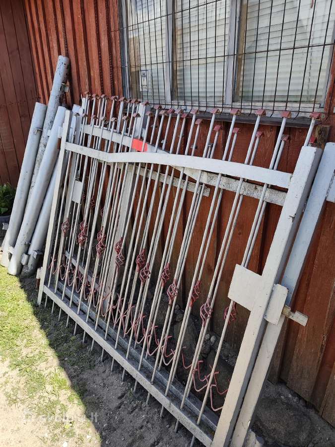 Parduodama metalinė tvora su vartais - nuotraukos Nr. 4
