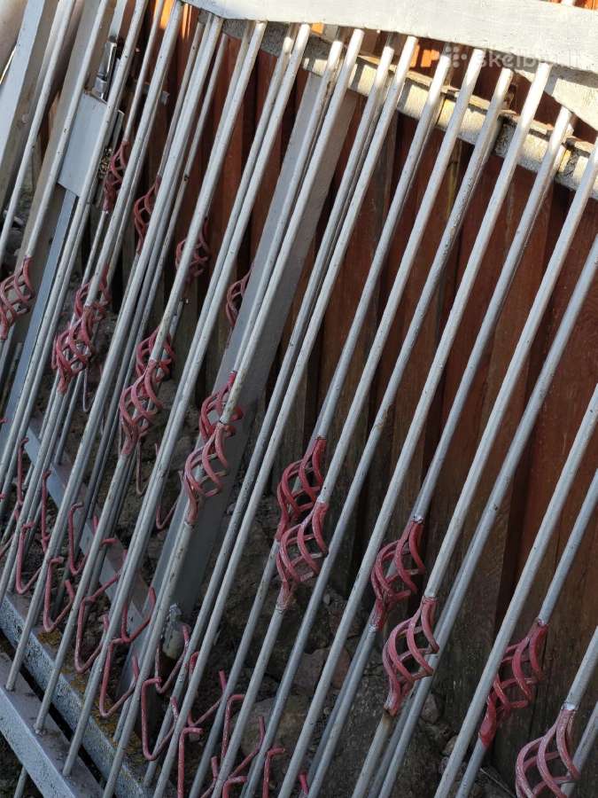 Parduodama metalinė tvora su vartais - nuotraukos Nr. 9