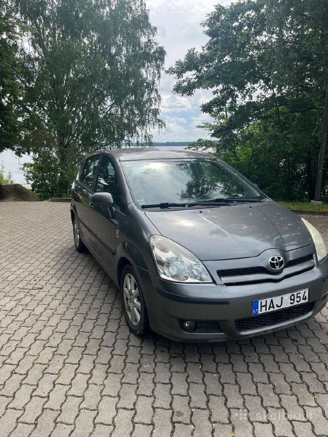Parduodu Toyota Corola Verso 2005m 2,0l 85kw