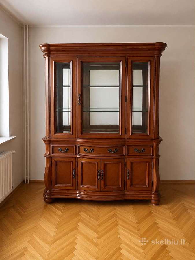 Vitrininė spinta