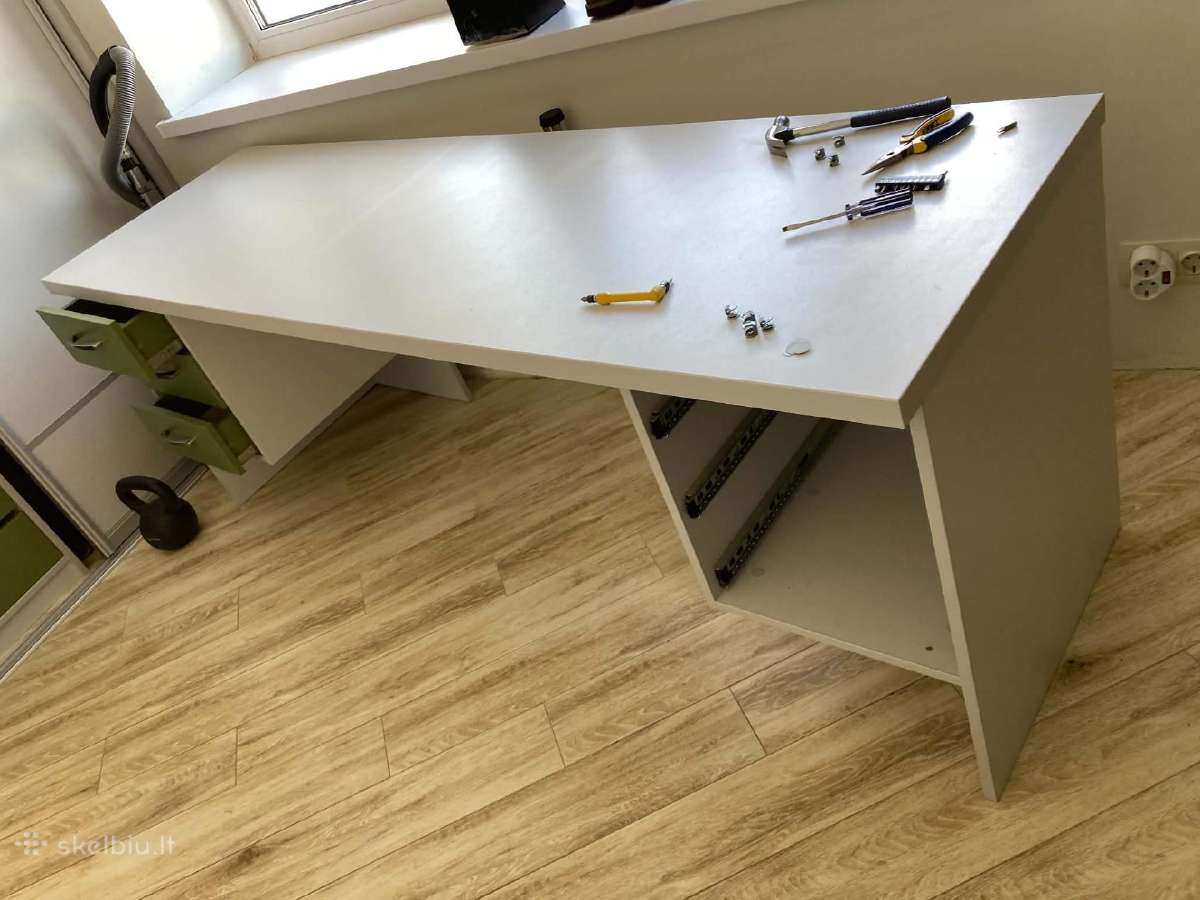 Ikea rašomasis stalas