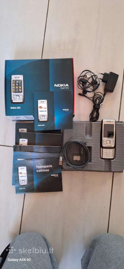 Telefonas Nokia E65