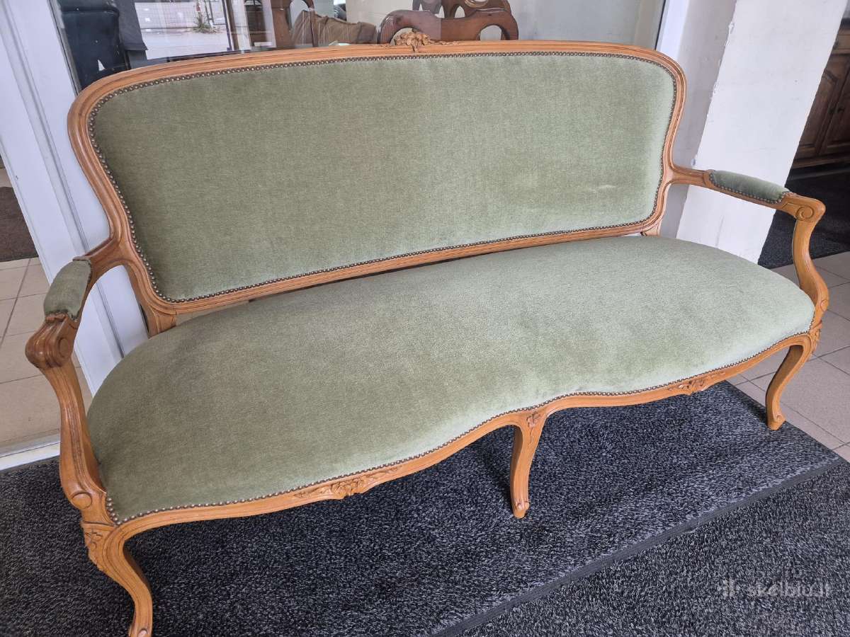 Puiki, roccoco stiliaus sofa
