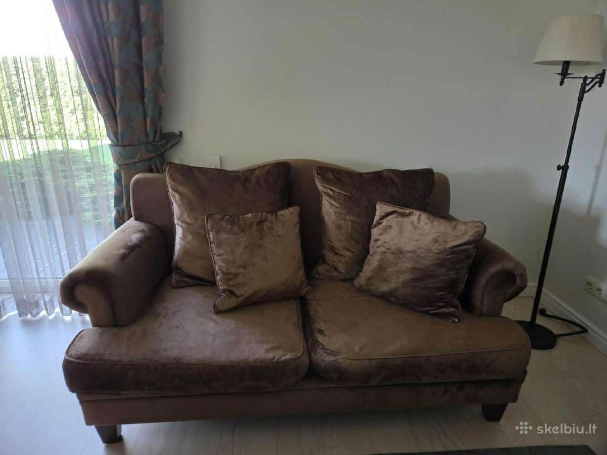 Dvivietė klasikinė sofa