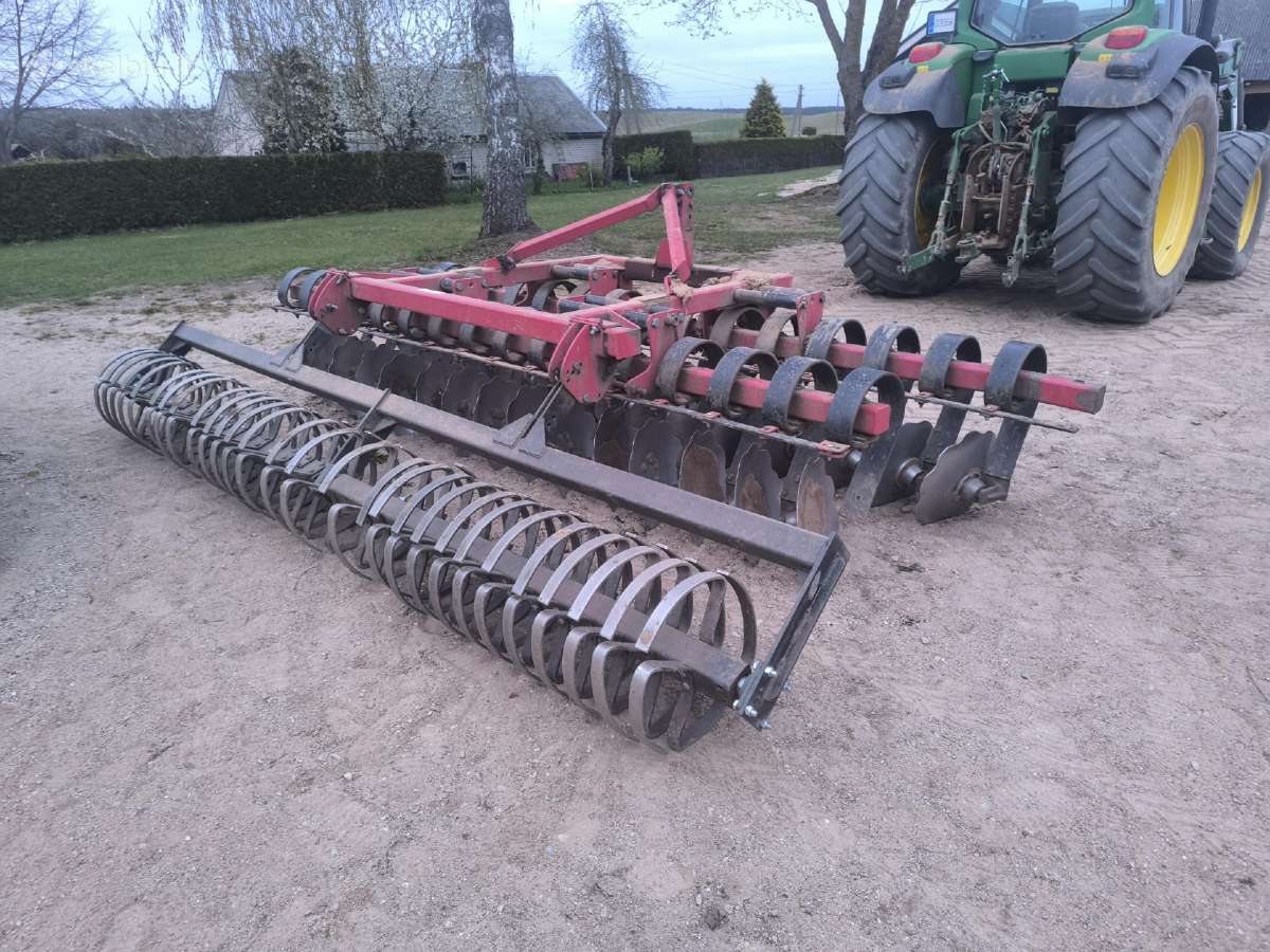 Diskinis skutikas 4m, plugas kverneland