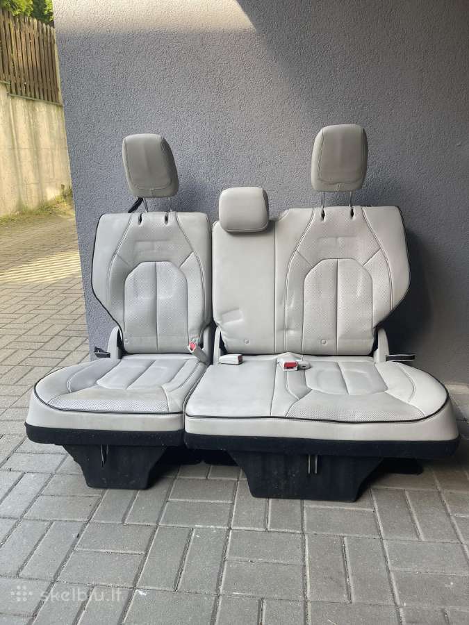 Chrysler Pacifica hibrido 3 eilės sėdynės