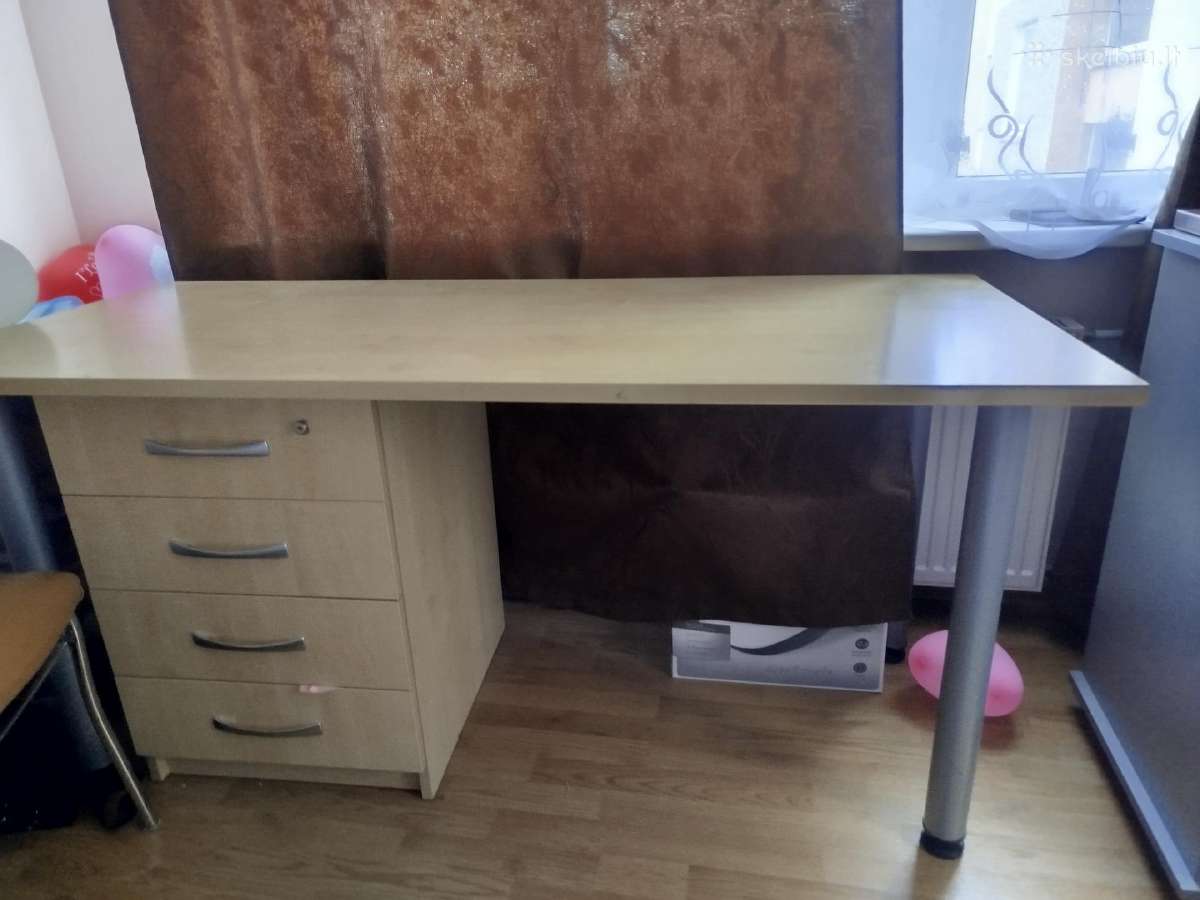 Rašomasis biuro stalas