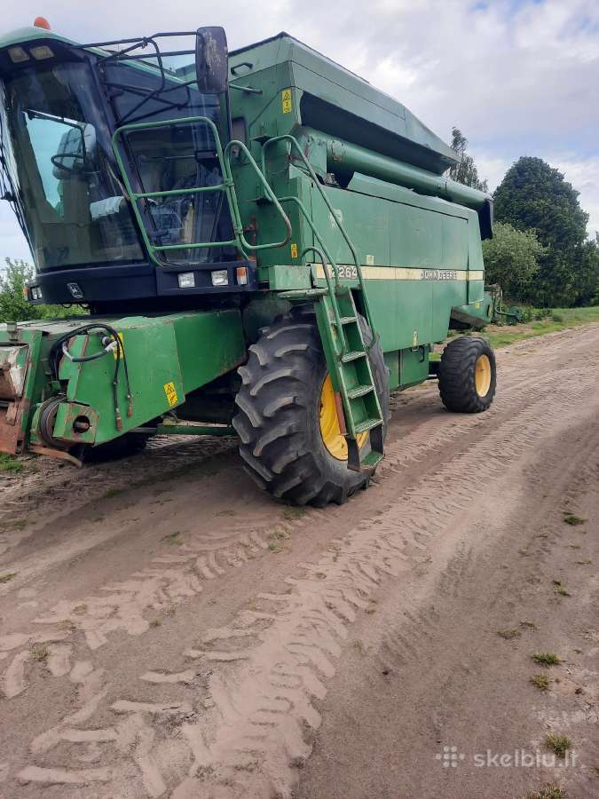 John deere 2264 kombainas
