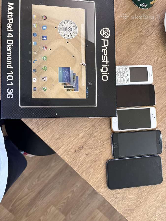 Parduodami seni telefonai ant daliu