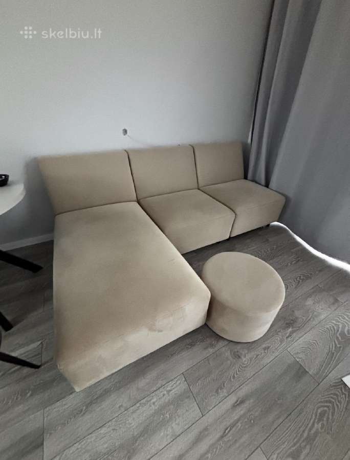Sofa su pufu