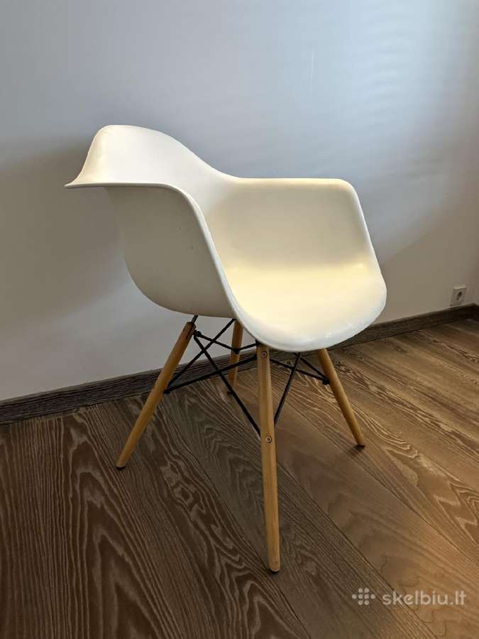 Parduodama stilinga „chairs“ dizaino kėdė