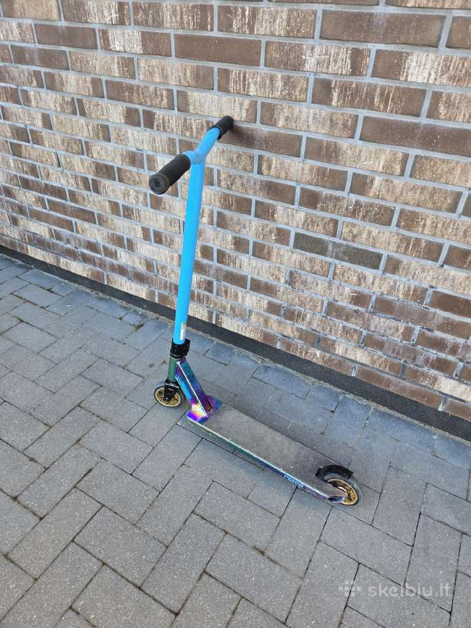 Triukinis paspirtukas Crisp Surge (neochrome/blue) - nuotraukos Nr. 4