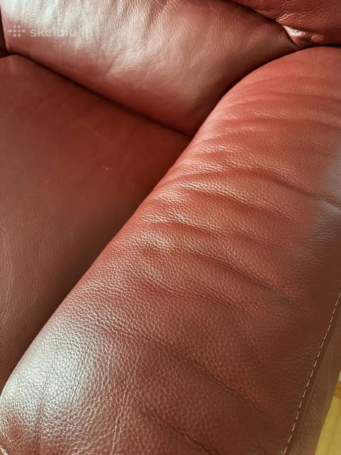 Raudona odinė dvivietė sofa - nuotraukos Nr. 2