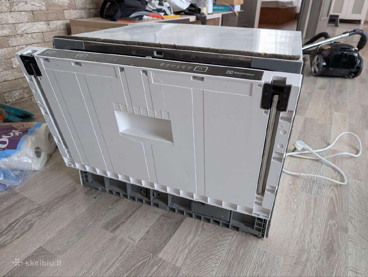 Įmontuojama mini indaplovė „Electrolux Esl2500ro“.