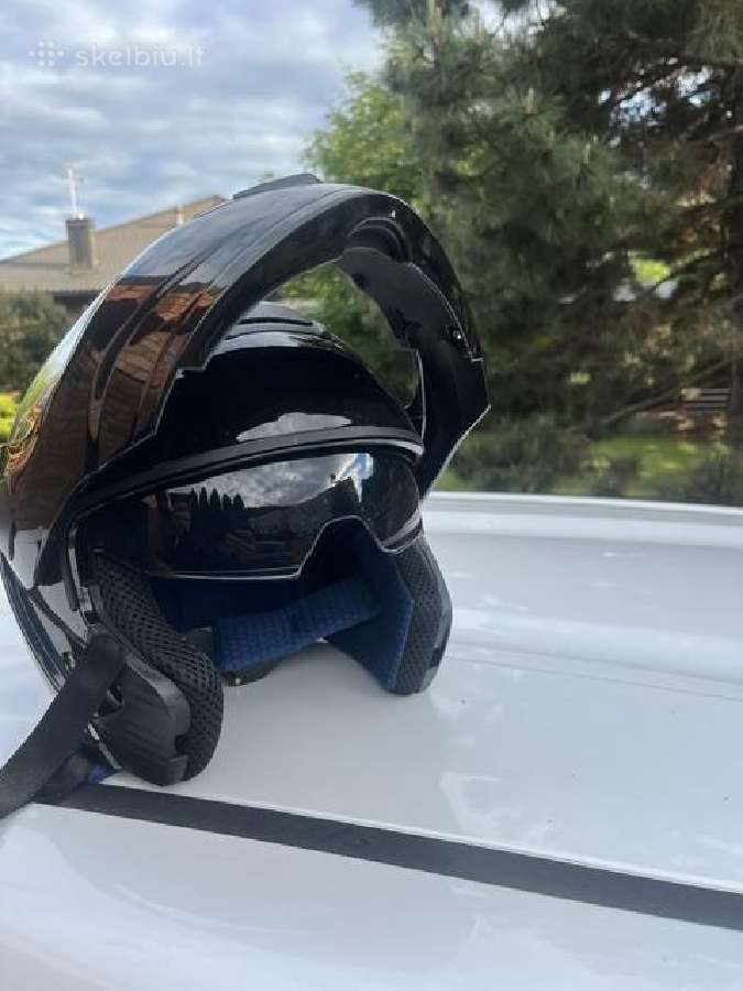 Parduodu motociklo šalmą XXL