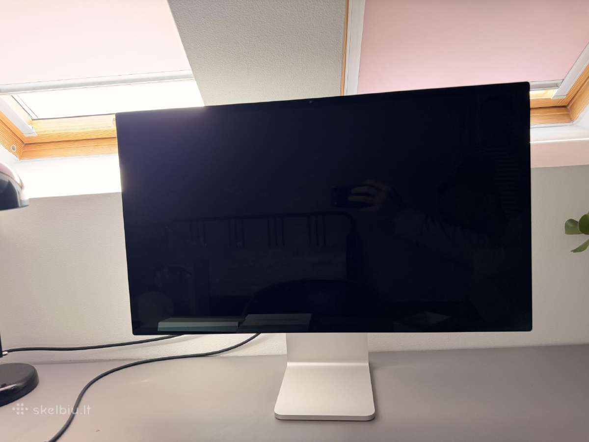 Apple studio display