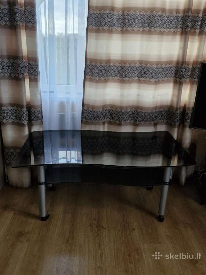 Parduodu staliuką, naudotas būklė gera. Kaina 40€
