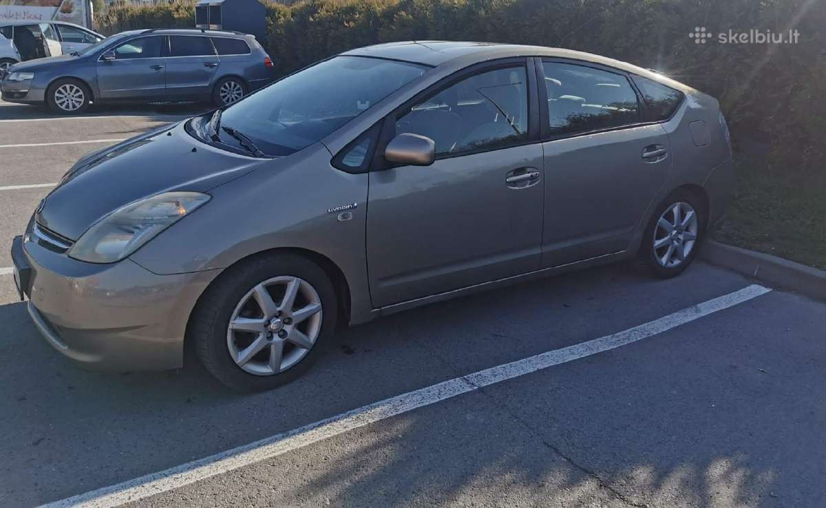 Toyota prius nuoma
