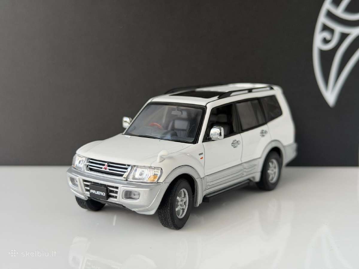 Mitsubishi Pajero 1:43