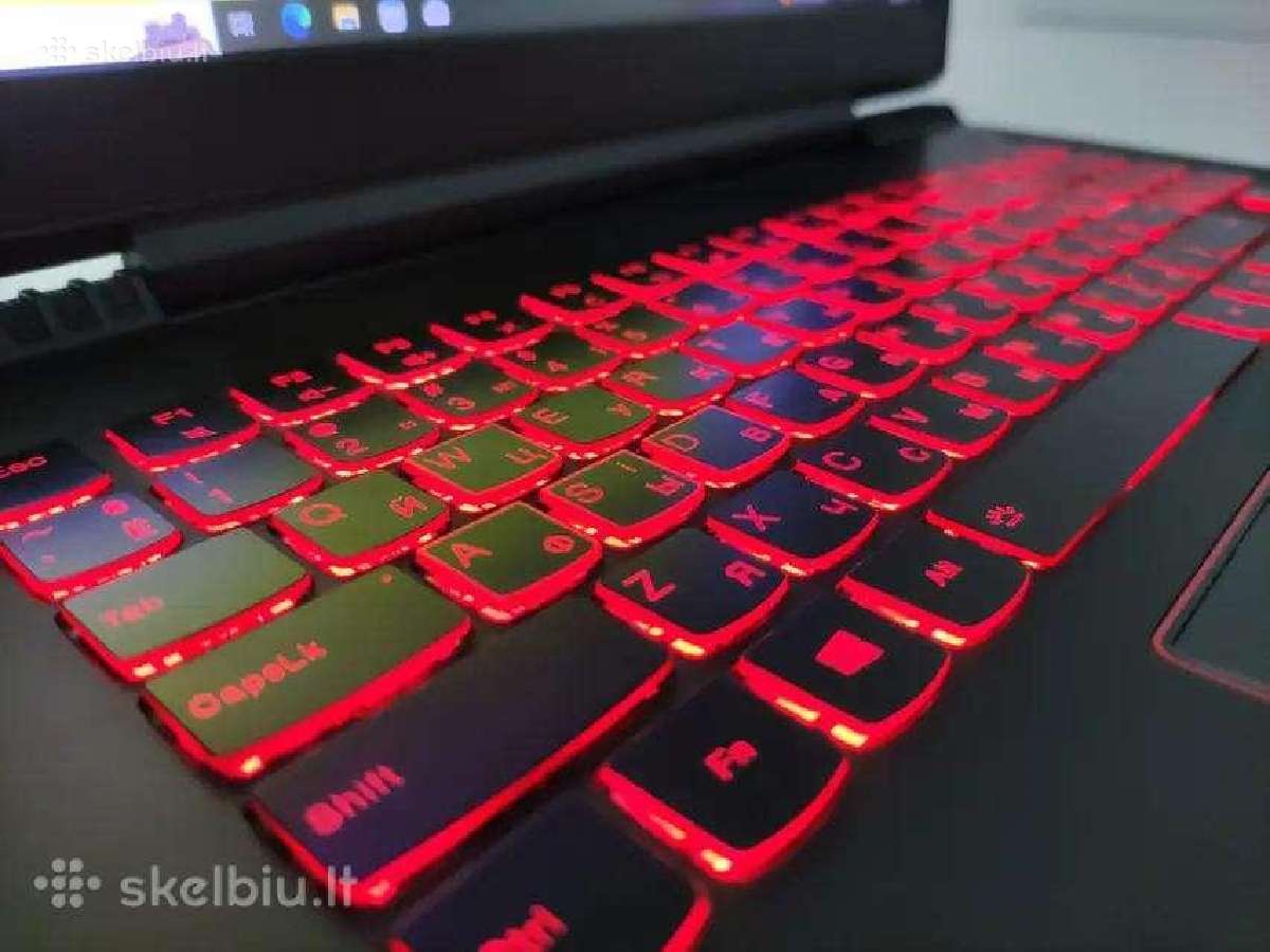 Y520 Lenovo su 2 vaizdo plokstas