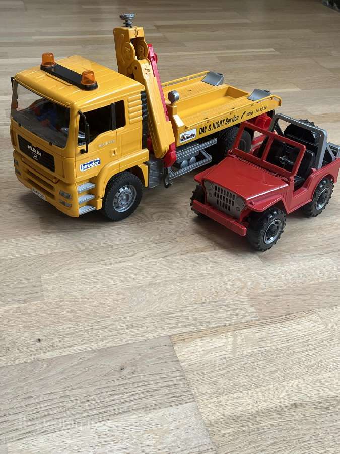 Bruder Man tralas su visureigiu
