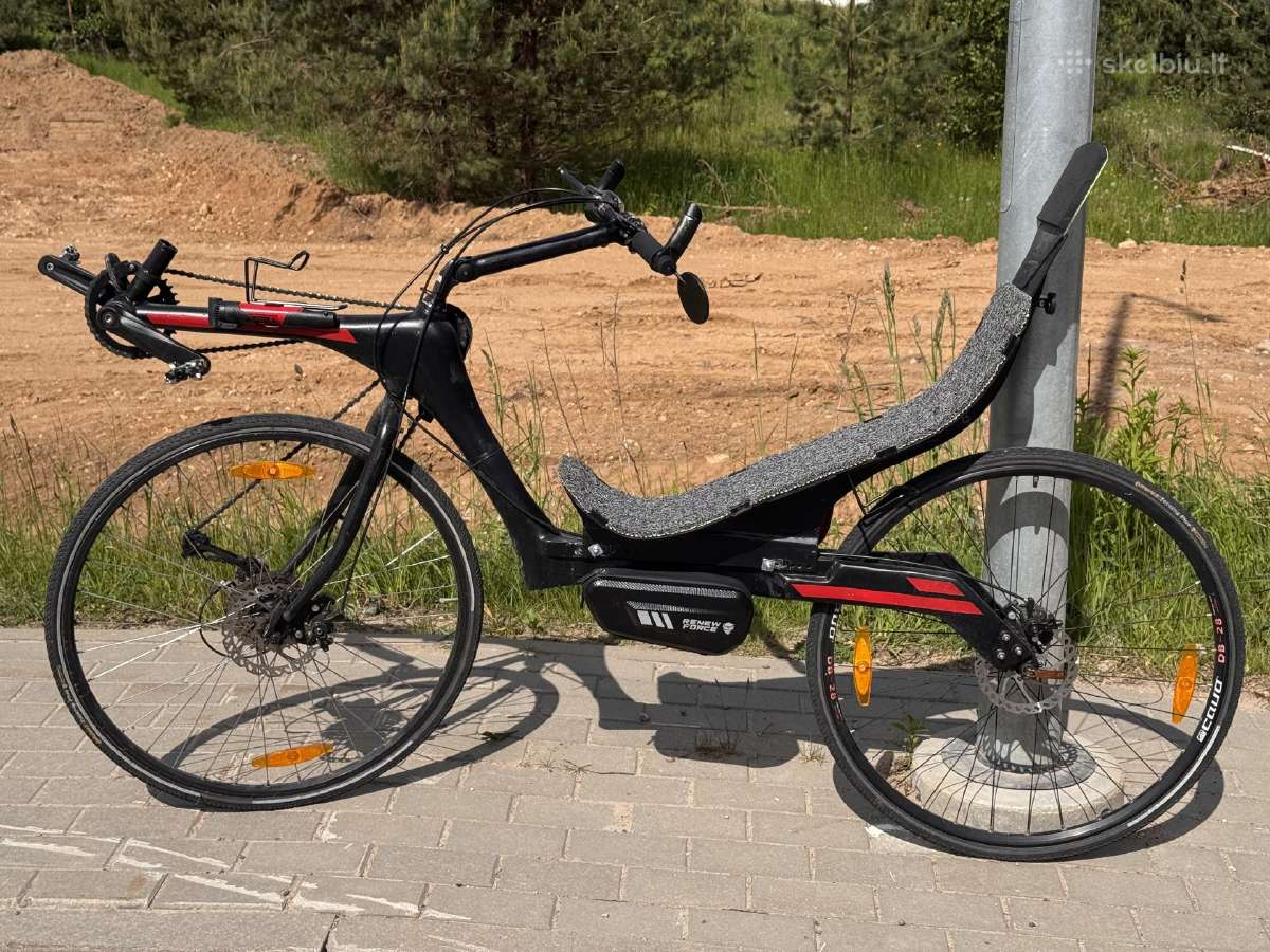 "Recumbent" tipo kelioninis dviratis