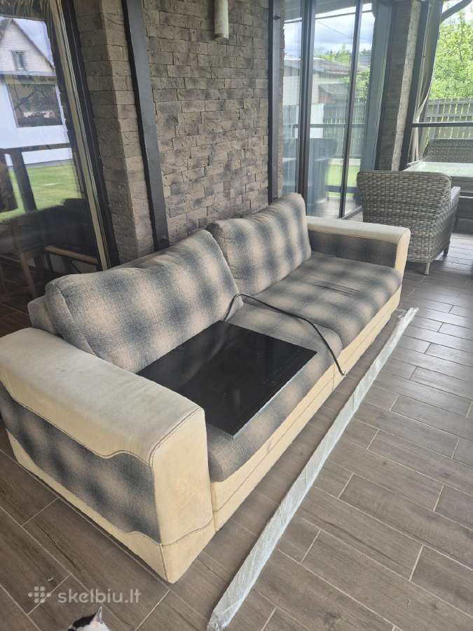 Dovanojama sofa