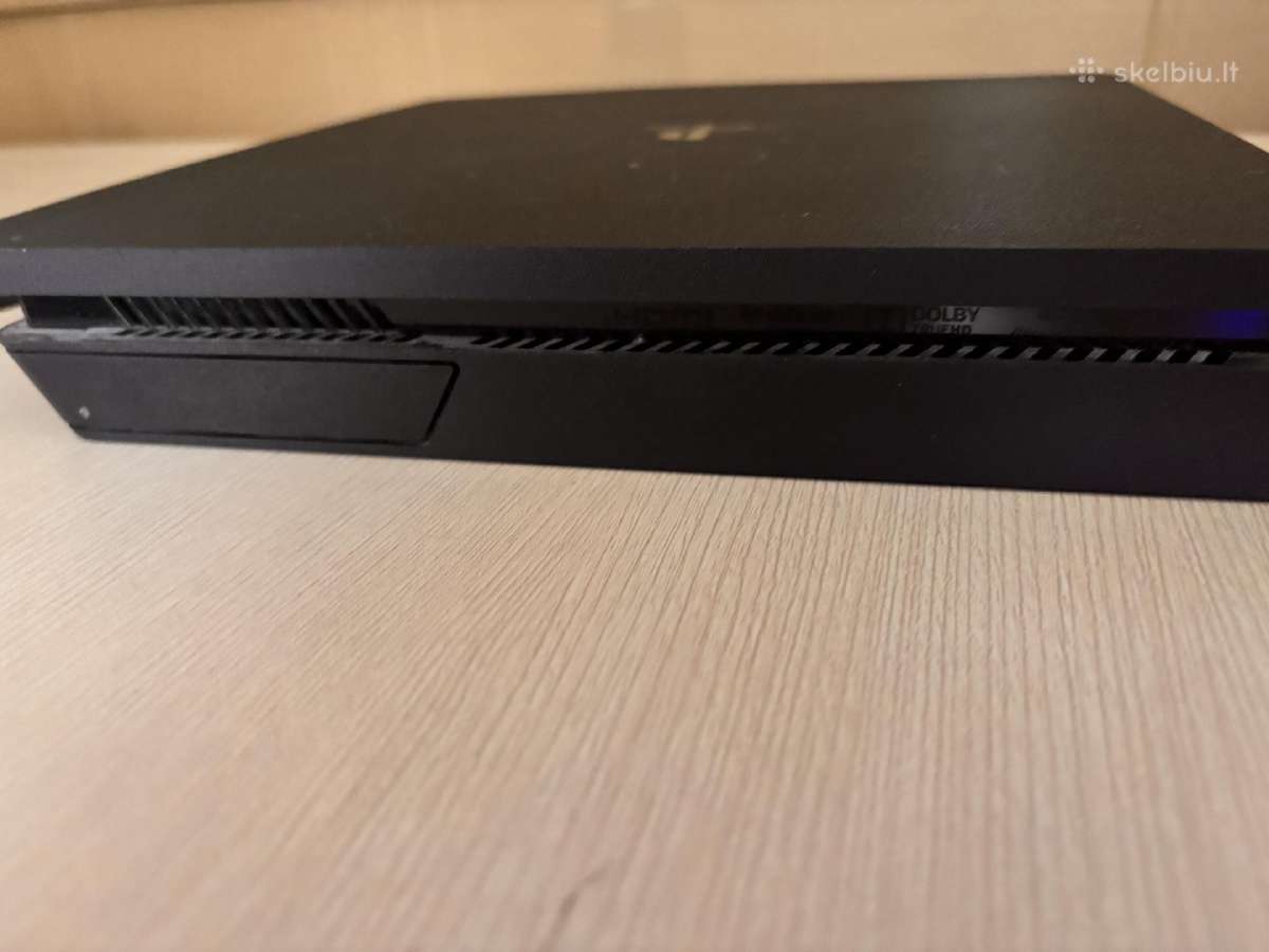 Playstation 4 slim