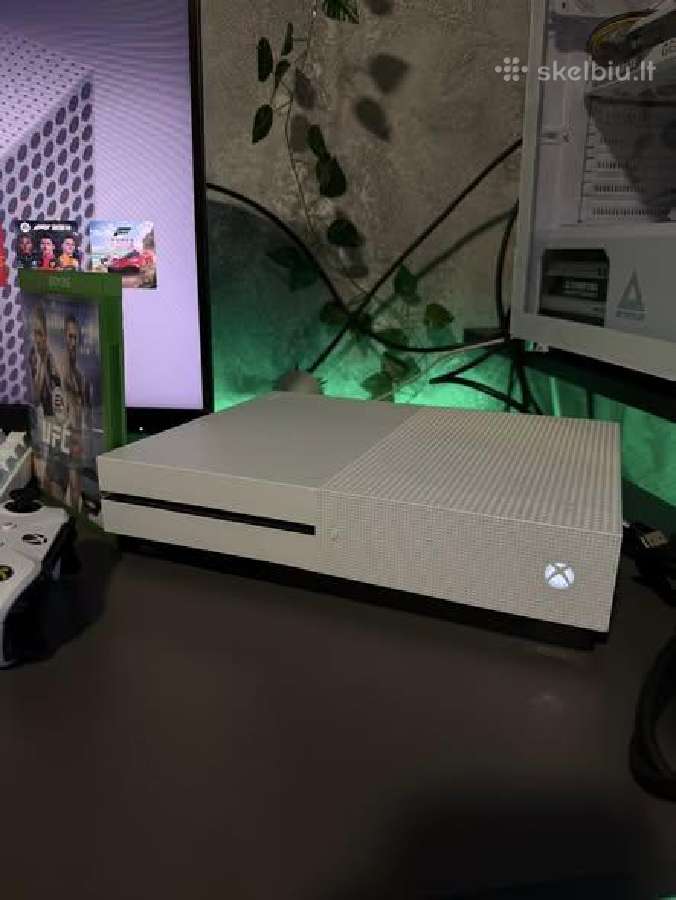 Xbox One S 1tb - Naudotas, du nemokami žaidimai.