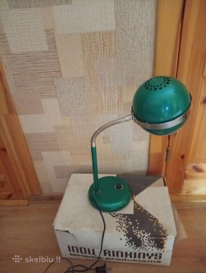 Vintažinė stalinė lempa