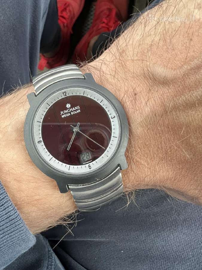 Junghans mega solar