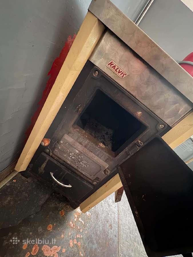 Parduodamas kieto kuro pečius kalvis 8kw