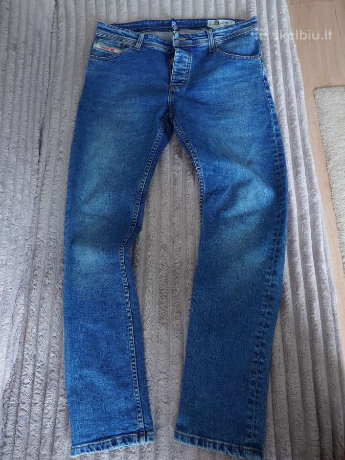 Vyriški džinsai Diesel.