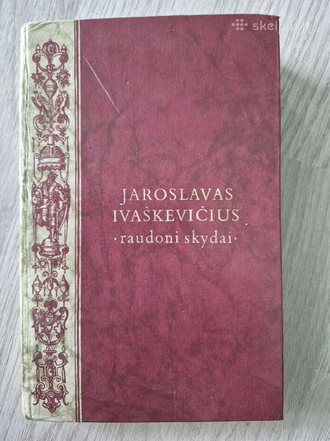 Raudoni skydai