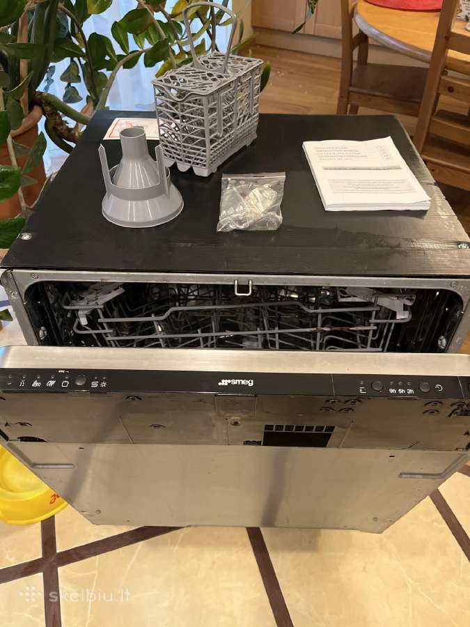 Indaplovė Smeg 60 cm