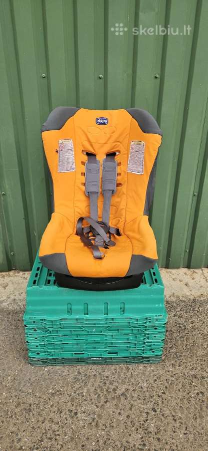 Paruodama auto kėdutė (9-18 kg).