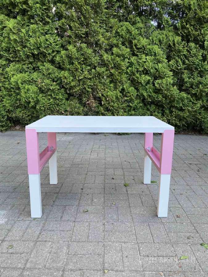 Rašomasis vaikų stalas