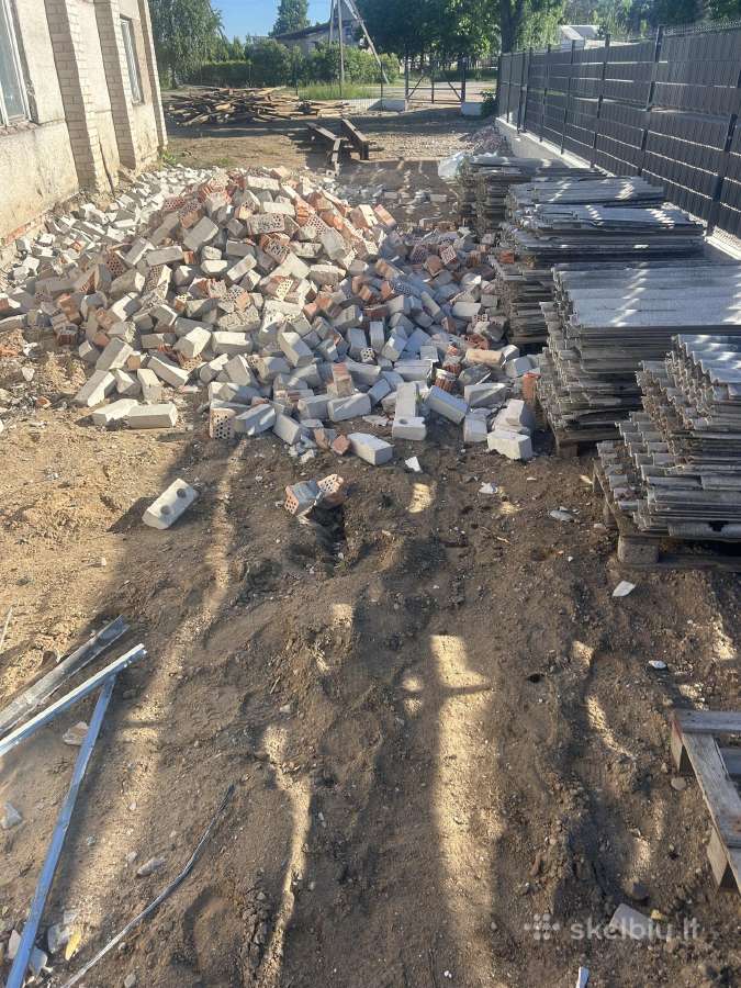 Ieškome kas gali išvežti statybinį laužą