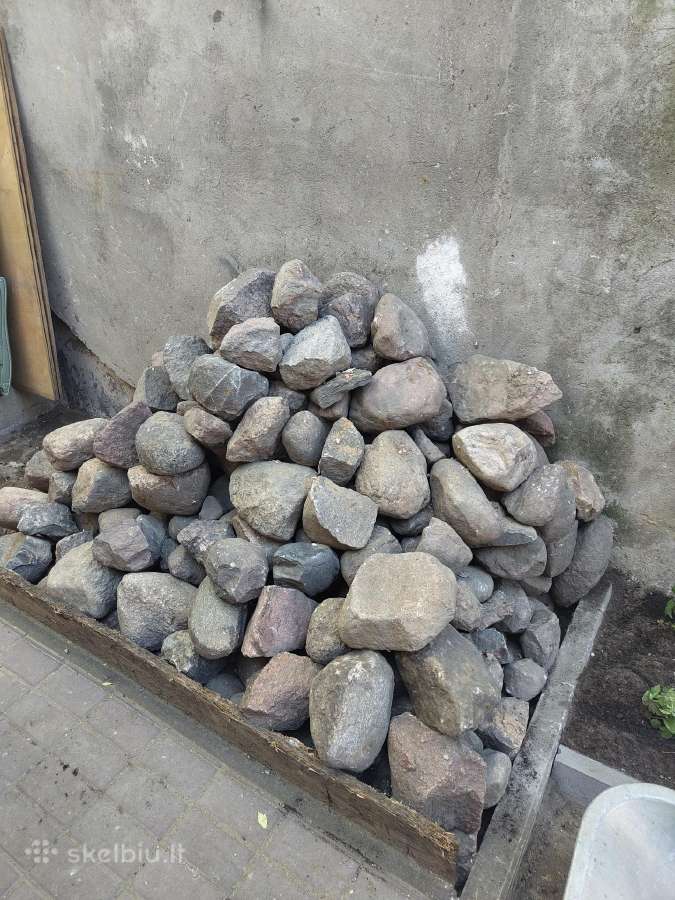 Akmenis